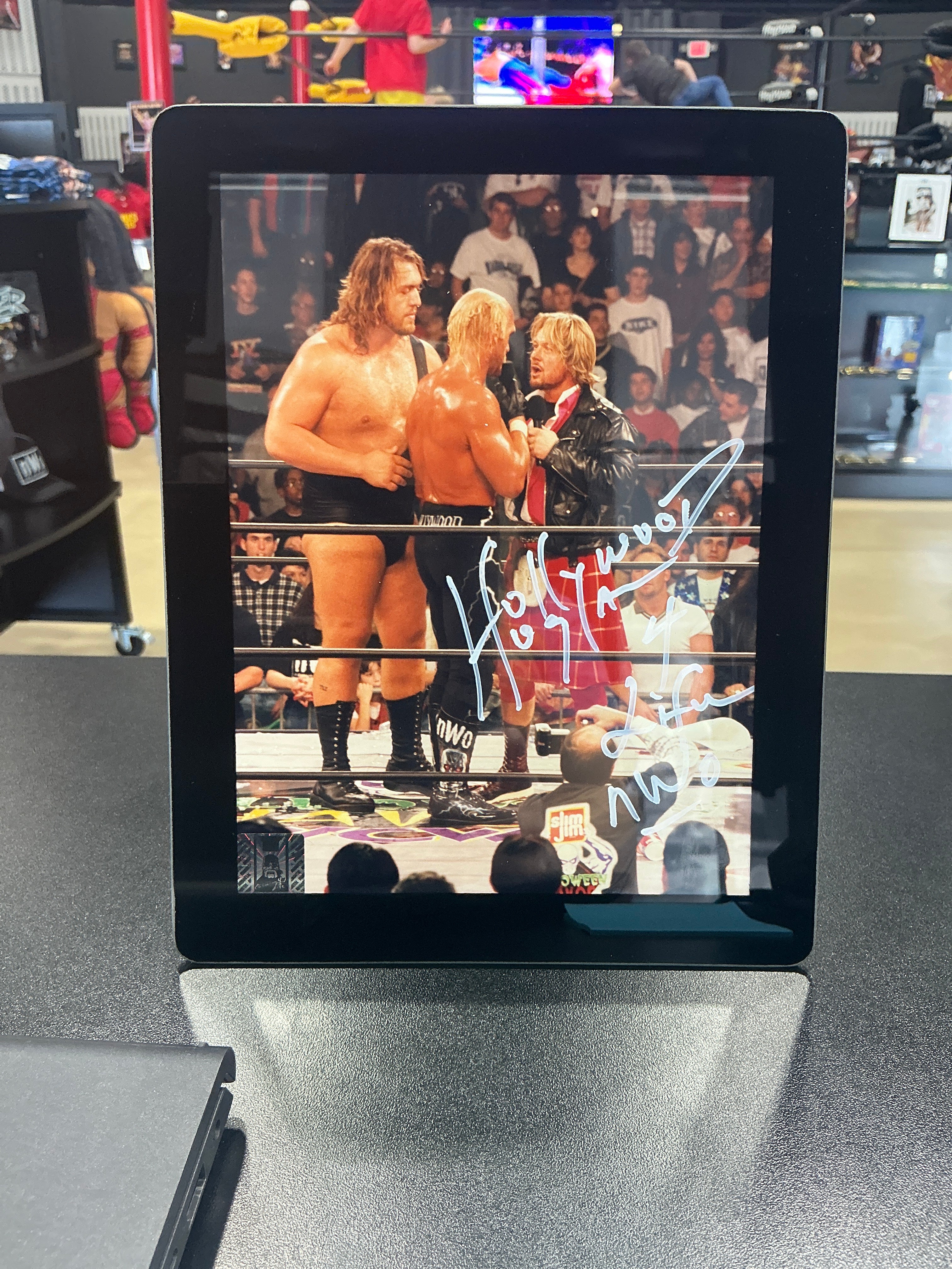 Consignment SR - Framed Hulk Roddy Piper Face Off 6x8 Photo Signed - Image 2